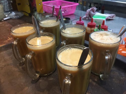 1. Pallu Buttung, 2. Sarabba, 3. Es Pisang Ijo, 4. Sirup Pisang Ambon, 5. Sirup Markisa, 6. Saguer, 7. Es Sirsak Manado, 8. Es Tji Mei, 9. Jus Patikala, 10. Es Brenebon, Top 10+ Rekomendasi Minuman Khas Daerah Sulawesi Yang Banyak Diburu Karena Kelezatannya Yang Menggugah Selera