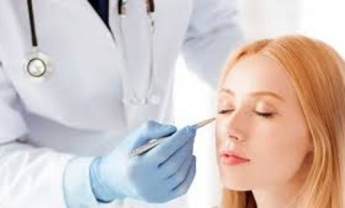 2. Natasha Skin Clinic Center, 3. Erha Skin, 4. Larissa Aesthetic Center, 5. Hayyu Syari Clinic, 6. Jayanata Beauty, 7. Navaagreen Natural Skin Care, 8. The Emdee Skin Clinic, 9. Miracle Aesthetic Clinic, 10. Klinik Cantik, 11. Euroskinlab, 12. ELMASKIN Aesthetic &amp; Wellness, 13. GLAFIDSYA AESTHETIC CLINIC SURABAYA, Top 10+ Referensi Klinik Kecantikan di Surabaya Yang Bagus dan Harganya Murah, Wujudkan Kulit Impianmu Disini