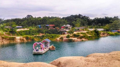 1. Telaga Biru Cisoka, 2. Tebing Koja, 3. Scientia Square Park, 4. The Breeze BSD City, 5. Clique Kitchen &amp; Bar, 6. Turning Point, 7. Chakra Hall &amp; Lounge, 8. Cascara Coffee &amp; Roasters, 9. B&rsquo;Steak Grill &amp; Pancake, 10. The Spoke Bistro, Top 10+ Referensi Tempat Pacaran di Daerah Tangerang Yang Memiliki Pamandangan Sangat Indah dan Memanjakan Mata