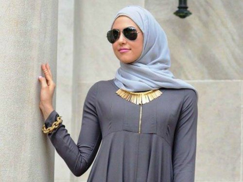Top 10+ Warna Jilbab Yang Cocok Dengan Baju Abu-Abu, Buat Yang Tidak Suka Tampil Secara Mencolok