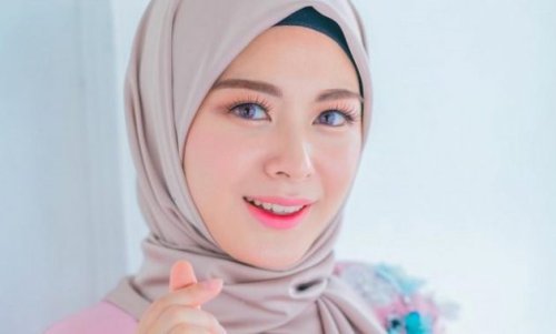 1. Toko Agung , 2. Toko Sumber Mas 1, 3. Toko Populer , 4. Toko Dinasti, 5. GLAM SHINE , 6. Matahari Department Store, 7. Falisha Store 1, 8. MommySamsProject Store, 9. Sunny Cosmetic &amp; Acessories, 10. Griya Kosmetik , Top 10+ Daftar Toko Kosmetik di Madiun, Mana Pilihan Kamu?