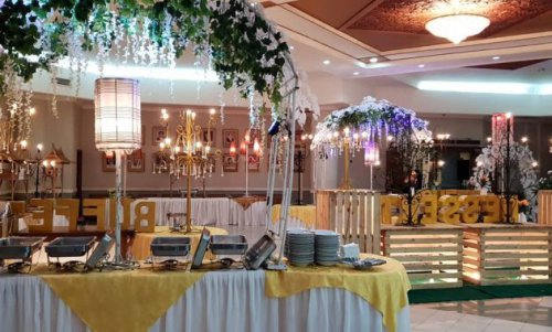 1. Convention Hall, 2. Gedung Wanita Candra Kencana, 3. Gedung Pertemuan Graha Samudra Bumimoro, 4. Graha Adi Balas Klumprik, 5. Gedung Graha Sativa Perum Bulog, 6. Graha YKP Surabaya, 7. Shangri-La Hotel Surabaya, 8. Wyndham Hotel, 9. Mahameru Restaurant, 10. Agis Restaurant, Top 10+ Gedung Pernikahan di Surabaya Yang Bisa Jadi Saksi Cintamu
