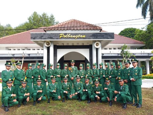 1. Politeknik Pembangunan Pertanian Magelang, 2. Universitas Muhammadiyah Magelang, 3. Universitas Tidar, 4. Akademi Militer Magelang, 5. Akademi Teknik Tirta Wiyata, 6. Akademi Keperawatan Karya Bhakti Nusantara, 7. Politeknik Muhammadiyah Magelang, 8. Sekolah Tinggi Teologi Magelang, 9. Sekolah Tinggi Agama Islam Syubbanul Wathon, 10. Sekolah Tinggi Manajemen Informatika dan Komputer Bina Patria, Top 10+ Daftar Universitas di Magelang, Manakah Yang Membuka Kelas Karyawan dan Jurusan Keperawatan?