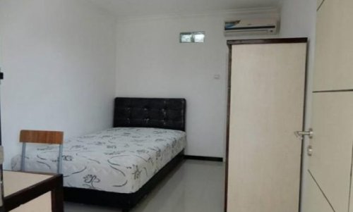 1. Kost Putri Ifa Pesantren Kediri, 2. Kost Kawi Sejahtera, 3. Kost Putri Dekat Kampus AKBID Tipe A, 4. Kost Rumah Quin, 5. Kost Persada Sayang, 6. Kost Campur Jaksa Agung, 7. Kost AMA, 8. Kost Rizky, 9. Kost Annisa, 10. Kost Zeevana Tipe A, Intip 10 Daftar Pilihan Harga Sewa Kost Harian Murah di Daerah Kediri Mulai Rp.35.000