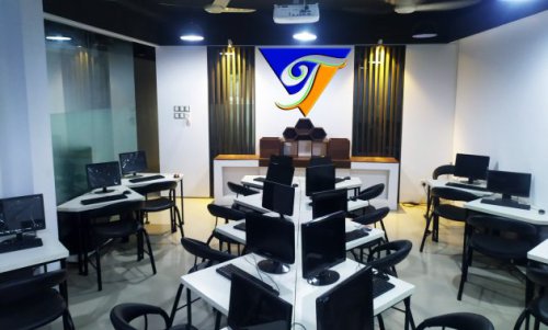 Top 10+ Tempat Kursus Komputer Favorit dan Terbesar di Indonesia Agar Makin Melek Teknologi Informasi