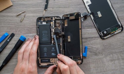 1. GETA Phone, 2. aRepair, 3. iFlash, 4. iBest Repair, 5. SSi, 6. iKalandra Apple Service, 7. Asoris, 8. Decky Dluffy iNerd, 9. iPhone Service Jr, 10. iProject Service, Top 10+ Daftar Penyedia Layanan Service iPhone Jakarta Timur Yang Bisa Kamu Jadikan Referensi