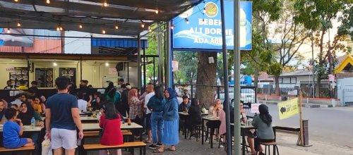 Menelusuri Jejak Sejarah Bebek Ali Borme, Menu Andalan dan Sensasi Rasanya yang Melegenda, Lokasi, Jam Operasional, dan Kisaran Harga, Mengapa Bebek Ali Borme Begitu Legendaris? Opini Pengunjung, Tips Menikmati Bebek Ali Borme Secara Maksimal, Lebih dari Sekadar Bebek Goreng: Sebuah Warisan Kuliner, Bebek Ali Borme: Sensasi Pedas Legendaris di Jakarta