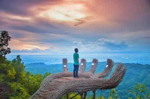 Daya Tarik Utama Hutan Pinus Pengger, Harga Tiket Masuk Hutan Pinus Pengger, Akses dan Rute Menuju Hutan Pinus Pengger, Fasilitas yang Tersedia, Aktivitas Wisata yang Bisa Dilakukan di Hutan Pinus Pengger, Itinerary Wisata Pengger (Half Day Trip), Penutup&nbsp;, FAQ &ndash; Wisata Alam Hutan Pinus Pengger, Wisata Alam Hutan Pinus Pengger: Panduan Lengkap untuk Keluarga, Sahabat, dan Pasangan Romantis