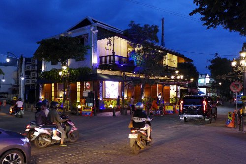 Panduan Parkir Keluarga Kota Lama Semarang: Titik Aman, Jam Ramai, dan Rute Jalan Kaki