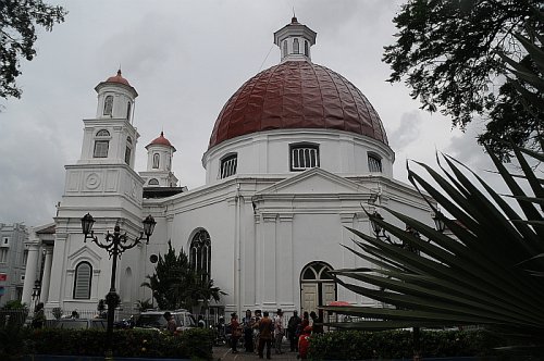 Aktivitas Keluarga Kota Lama Semarang Malam Minggu: Rute Jalan Santai, Jajan, dan Spot Duduk Nyaman