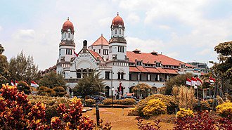 Top 7+ Hotel Keluarga Dekat Kota Lama Semarang, Lokasi Jalan Kaki dan Ramah Anak