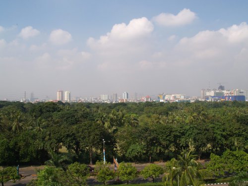 Hotel keluarga dekat TMII Jakarta: kamar lega, akses tol praktis, dan estimasi budget menginap
