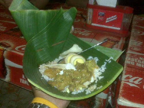 Kuliner Keluarga di Ngarsopuro Solo Malam Hari: Rute Jalan Kaki, Menu Ramah Anak, dan Estimasi Budget