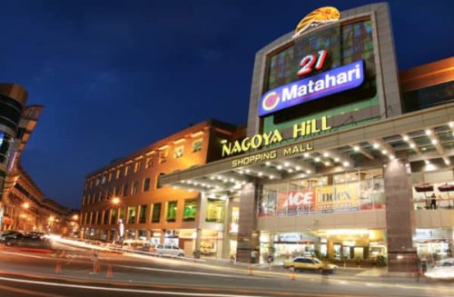 1. Nagoya Hill, 2. Lucky Plaza, 3. Panbil Mall, 4. Batam City Square, 5. Mall Top 100 Batuaji, 6. Mega Mall Batam Centre, 7. Kepri Mall, 8. Pasar Pagi Jodoh, 9. Diamond City Mall, 10. Pasar Aviari, Top 10+ Tempat Belanja Murah Di Batam yang Wajib Dikunjungi