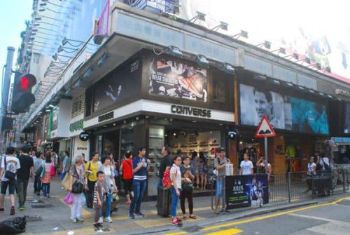 Ladies Market, Sneaker Street, Electronics Street, Harbour City, Stanley Market, SoHo, Temple Street Night Market, Jardine&rsquo;s Crescent, Citygate Outlets, Jade Market, Top 10+ Tempat Belanja Murah Di Hongkong Favorit Para Wisatawan