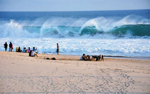 1. Ujung Genteng, 2. Batu Hiu, 3. Rancabuaya, 4. Karang Song, 5. Pamayangsari, 6. Pelabuhan Ratu, 7. Sedari, Top 7+ Wisata Pantai di Jawa Barat yang Wajib Dikunjungi