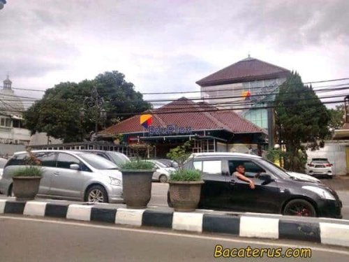 Konsep Caf&eacute; yang Berbeda, Fasilitas Eduplex, Multiple Options of Working Space, Namanya juga caf&eacute;, ya harus ada makanan dan minuman, Di mana sih tempatnya?, Eduplex, Coworking Space yang Cocok Buat Kerja &amp; Belajar