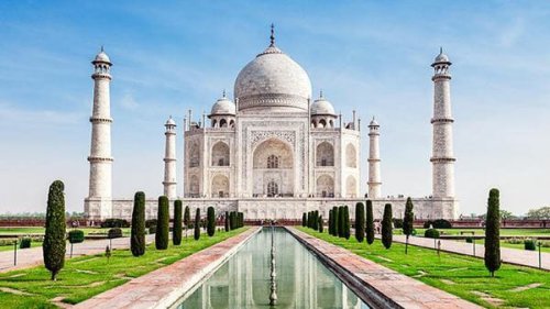 1. Taj Mahal, 2. Hawa Mahal, 3. Amer Fort, 4. Agra Fort, 5. Mecca Masjid, 6. Mehrangarh, 7. Akshardham, 8. Harmandir Sahib, 9. Shimla, 10. Ladakh, Top 10+ Tempat Wisata di India yang Sangat Menarik Bagi Wisatawan
