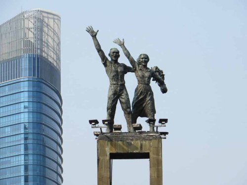 1. Patung Selamat Datang, 2. Patung Pahlawan, 3. Patung Pancoran, 4. Patung Pemuda Membangun, 5. Patung Arjuna Wiwaha, Top 5+ Patung Terkenal di Jakarta, Ada yang Pernah Kamu Kunjungi?