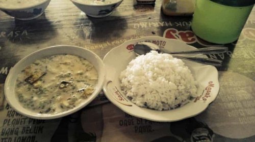 Top 9+ Tempat Makan Soto Betawi Paling Enak di Bandung
