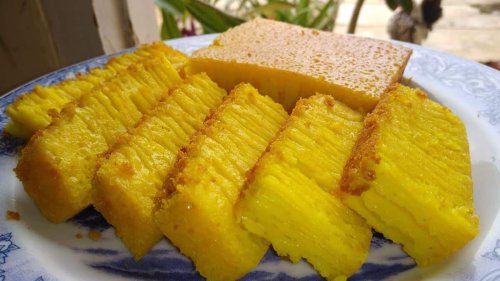 1. Bika Ambon, 2. Durian Ucok, 3. Pancake Durian Medan, 4. Kain Ulos, 5. Teri Medan, 6. Ikan Sale, 7. Lemang, 8. Kopi Sidikalang, 9. Manisan Jambu, 10. Tempe Medan, Top 10+ Oleh-Oleh yang Wajib Dibeli Saat Berada di Medan