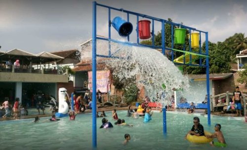 1. Kolam Renang Ciawitali, 2. Kolam Renang TTUC, 3. Kolam Renang Cipageran, 4. Kolam Renang Tirta Yudha, 5. Pandiga Educreation Sport, 6. Kolam Renang Brigif, 7. Rainbow Waterpark, 8. Kolam Renang SGO, Inilah 8 Rekomendasi Kolam Renang di Cimahi yang Populer