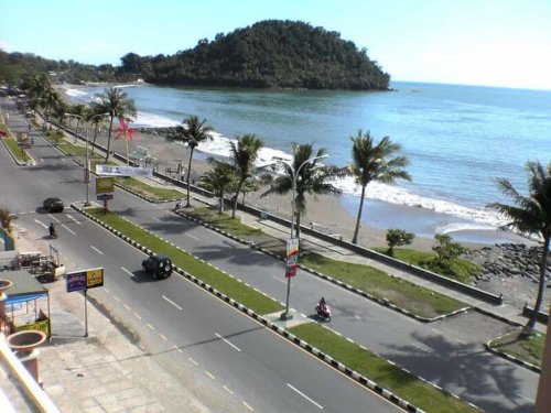 1. Pantai Padang, 2. Pantai Air Manis, 3. Pantai Caroline, 4. Pulau Pasumpahan, 5. Pulau Pasir Gadang, 6. Pantai Nirwana, 7. Pantai Pasir Jambak, Top 7+ Pantai di Padang dengan Pemandangan Sunset yang Menawan