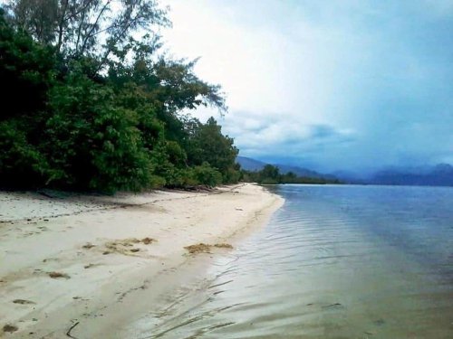 1. Tanjung Ngalo Mamuju, 2. Mercusuar Sumare, 3. Pantai Manakarra, &nbsp;4. Air Terjun Tammasapi, 5. Pantai Palippis, 6. Kampung Nelayan, 7. Wisata Pantai Mangrove Ampallas, 8. Puncak Mamuju City, 9. Pulau Karampuang, Explore Sulawesi, Kunjungi 9 Tempat Wisata di Mamuju Ini!