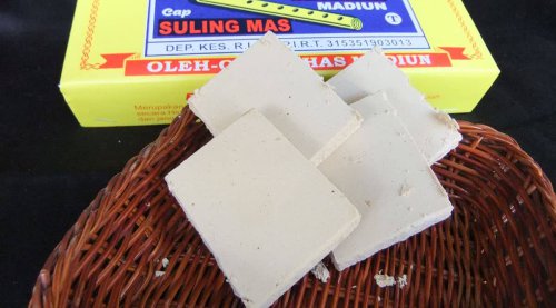 1. Brem, 2. Madu Mongso, 3. Pudak, 4. Ledre, 5. Wingko Babat, 6. Jenang Mirah, 7. Opak Gambir, 8. Getuk Pisang, 9. Kue Geti, 10. Keripik Apel, Top 10+ Jajanan Khas Jawa Timur Ini Enaknya Kebangetan, Lho!