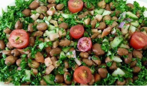 1. Ful Medammes, 2. Falael, 3. Koshari, 4. Mahshi, 5. Shawarma, 6. Molokhia, 7. Fattah, 8. Roz Bel Laban, 9. Kunafa, 10. Sahlab, Top 10+ Makanan Khas Mesir yang Sangat Enak dan Perlu Dicoba