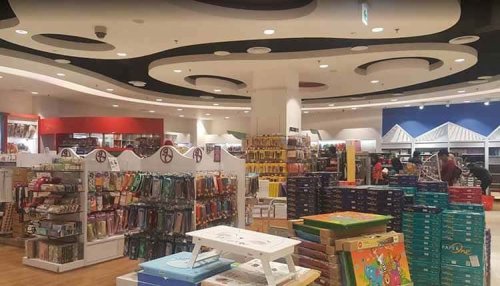 1. Gramedia Alam Sutera, 2. Books &amp; Beyond, 3. Daska Buku, 4. Periplus, 5. Mitra Media, 6. Toko Buku 21, 7. Rumah Humairoh, 8. Intermedia Book Store, 9. Gunung Agung Tang City Mall, 10. Toko Buku Bawana, Top 10+ Toko Buku di Tangerang dengan Koleksi yang Beragam