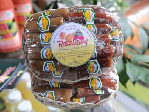 1. Dodol Belimbing, 2. Bakso Comberan, 3. Es Pocong, 4. Mie Ayam Berkat, 5. Perkedel Bakar, 6. Peyek Gale, 7. Dodol Depok, 8. Buah Belimbing, Inilah 8 Makanan Khas Depok yang Enak dan Wajib Dicoba