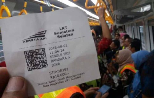 1. Pesan Tiket LRT, 2. Ketahui Sejumlah Stasiun LRT Palembang serta Zona Rutenya, 3. Tap in Tiket LRT-mu, 4. Tunggu LRT di Bangku Khusus Penumpang, 5. Tunggu Hingga Penumpang LRT Sebelumnya Keluar, 6. Masuk dengan Tertib dan Jangan Makan-Minum di Dalam, 7. Beri Kursi Prioitas untuk yang Membutuhkan, 8. Pastikan Barang Tak Tertinggal dan Tap Out Tiketmu, Panduan Cara Naik LRT Palembang yang Wajib Kamu Tahu