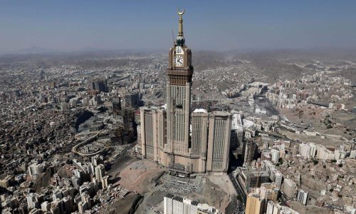 Top 10+ Menara Jam Terbesar di Dunia yang Menarik Diketahui