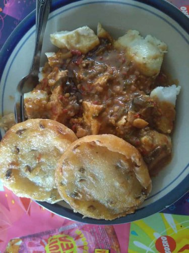 1. Kupat Tahu Lontong Kari Cicendo, 2. Kupat Tahu &amp; Lontong Kari Gempol, 3.&nbsp;Kupat Tahu Petis Dan Sayur Pak Haji, 4. Kupat Tahu Mangunreja, 5.&nbsp;Kupat Tahu Pasar Cihapit, 6. Kupat Tahu &amp; Lontong Kari (Kupat Tahu Legit) Cicendo, 7. Kupat Tahu Kang Asep, 8. Kupat Tahu Petis Alkateri, 9. Kupat Tahu Sari Rasa Pak Toto, Top 9+ Tempat Makan Kupat Tahu Paling Enak di Kota Bandung