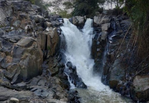 1. Curug Cipeuteuy, 2. Curug Muara Jaya, 3. Curug Sempong, 4. Curug Tonjong, 5. Curug Ibun Pelangi, 6. Curug Cilutung, 7. Curug Sawer, Inilah 7 Curug di Majalengka dengan Pemandangan yang Indah