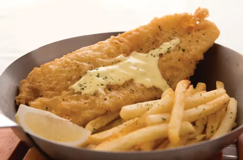 1. Fish &amp; Chips, 2. Seafood Platter, 3. Fried Calamari, 4. Paella Rice with Grilled Chicken Peri-Peri Sauce, 5. Pasta, 6. Salmon Cajun with Lemon Butter Sauce, 7. Crispy Fish Skin, 8. Grilled Corn with Garlic Butter, 9. Caesar Salad, Top 9+ Menu yang Paling Enak &amp; Banyak Dipesan di Fish &amp; Co.