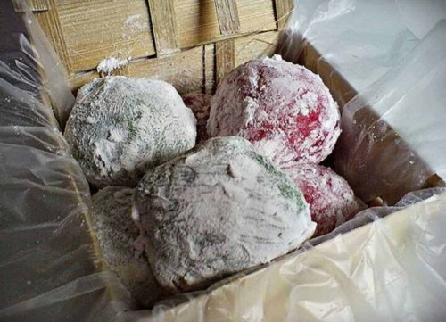 1. Mochi, &nbsp;2. Roti Priangan, 3. Sagon Bakar, 4. Pepes Ikan, 5. Kue Jahe, 6. Coklat Unai Choco, &nbsp;7. Bolu Pisang, 8. Bandros Atta, 9. Opak Jampang, 10. Pisang Cokelat Cakra, Top 10+ Oleh-Oleh Khas Sukabumi yang Nggak Boleh Dilewatkan