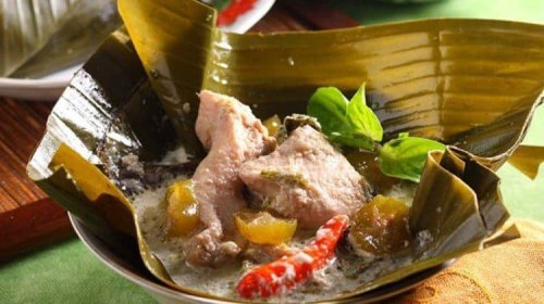 1. Garang Asem, 2. Mie Ongklok, 3. Nasi Grombyang, 4. Brekecek, 5. Getuk Goreng, 6. Lumpia Semarang, 7. Mangut Beong, 8. Nasi Gandul, 9. Tempe Mendoan, 10. Dawet Ireng, Top 10+ Kuliner Khas Jawa Tengah yang Dijamin Menggugah Selera