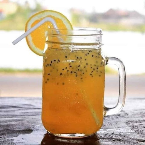 1. Es Kelapa Muda Asam Manis, 2. Sunset Papua, 3. Es Buah Matoa, 4. Swansrai Papua, 5. Teh Sarang Semut, Keluyuran ke Indonesia Timur, Coba 5 Minuman Khas Papua Ini!
