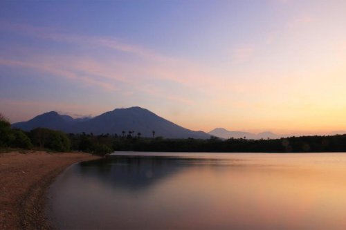 1. Pantai Bilik Sijile, 2. Gunung Ringgit, 3. Samir Rafting, 4. Pantai Pasir Putih, 5. Kampung Kerapu, 6. Gunung Argopuro, 7. Taman Nasional Baluran, 8. Pantai Bama, 9. Pantai Balanan, Keluyuran Yuk Ke 10 Tempat Wisata Cantik di Situbondo Ini