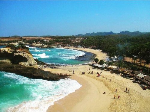1. Klenteng Kwan Sing Bio, 2. Pantai Klayar, 3. Gunung Lawu, 4. Pantai Kedung Tumpang, 5. Taman Nasional Bromo Tengger Semeru, 6. Tumpak Sewu, 7. Pantai Tiga Warna, 8. Taman Nasional Baluran, 9. Kawah Ijen, 10. De Djawatan, Kunjungi 10 Tempat Wisata Menarik di Jawa Timur Ini Yuk!