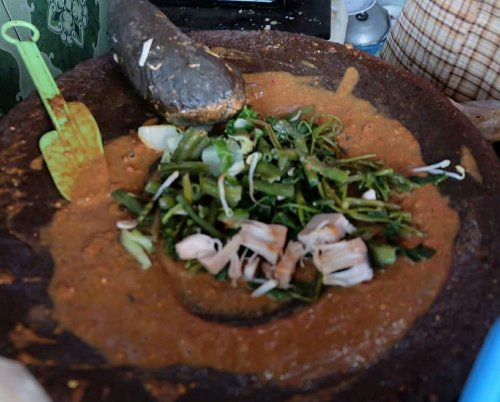 Makanan Berat, Makanan Ringan/Jajanan, Kue dan Makanan Manis, Minuman, Top 34+ Makanan dan Minuman Khas Bandung yang Wajib Dicoba