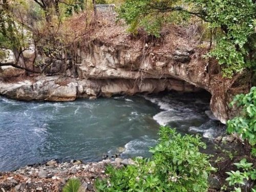 Spot Populer di Sanghyang Heuleut, Fasilitas di Sanghyang Heuleut, Harga Tiket Masuk dan Jam Operasional Sanghyang Heuleut, Alamat dan Akses Transportasi ke Sanghyang Heuleut, Hotel Sekitar Sanghyang Heuleut, Sanghyang Heuleut, Pemandian Bidadari di Bandung Barat