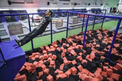 1. Pelabuhan Sunda Kelapa, 2. Amped Trampoline Park, 3. Museum Bahari, 4. Taman Waduk Pluit, 5. Mangrove Angke Kapuk, 6. Alive Museum Ancol, 7. Jakarta Islamic Centre (JIC), 8. Dunia Fantasi (Dufan), 9. Rumah Si Pitung, 10. Waterboom Jakarta Utara, Kunjungi 10 Tempat Wisata Paling Asyik di Jakarta Utara Yuk!