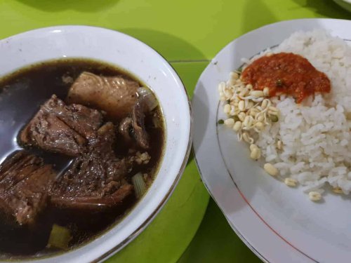 Yuk, Cobain Kuliner Surabaya "Rawon Setan Embong Malang"