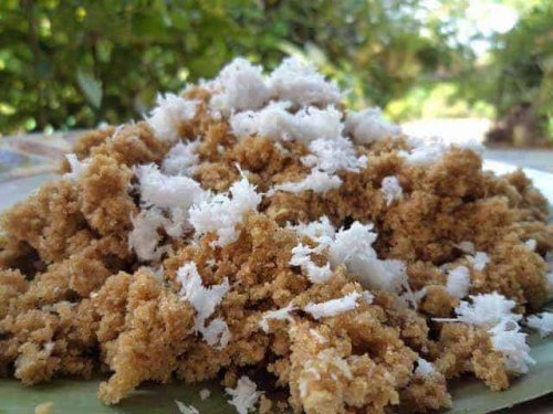 1. Nasi Tiwul, 2. Geti Wijen, 3. Wader Goreng, 4. Lentho Goreng, 5. Intip, 6. Sambal Cabuk, 7. Emping Melinjo&nbsp;, 8. Kacang Mede, Inilah 8 Oleh-Oleh Khas Wonogiri yang Wajib Kamu Beli