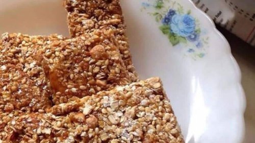 1. Enting-Enting kacang, 2. Jenang Syabun, 3. Ledre Pisang, 4. Kerupuk Rambak, 5. Kue Sagon, 6. Kopi Ijo, 7. Brondong Ketan, 8. Kerupuk Kletek, 9. Gethuk Pisang, 10. Manco, Top 10+ Oleh-Oleh Khas Tulungagung yang Wajib Dibawa Pulang