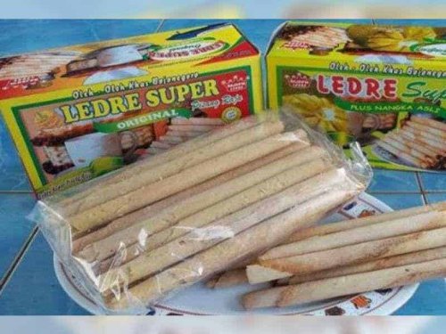 1. Ledre, 2. Ender-Ender, 3. Balung Kuwuk, 4. Belimbing Ngringinrejo, 5. Unthuk Yuyu, 6. Keripik Pisang, 7. Salak Wedi, 8. Kerupuk Klenteng, 9. Keripik Jahe, 10. Kerajinan Pelepah Pisang, Top 10+ Oleh-Oleh Khas Bojonegoro, Sang Bumi Angling Darma