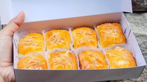 1. Pia Tape, 2. Permen Suwar Suwir, 3. Edamame, 4. Prol Tape, 5. Jenang Waluh, 6. Tape Manis Sekar Madu, 7. Brownies Tape, 8. Kopi Rengganis Jember, 9. Cerutu Jember, 10. Batik Jember, Top 10+ Oleh-Oleh Khas Jember yang Tidak Boleh Terlewatkan